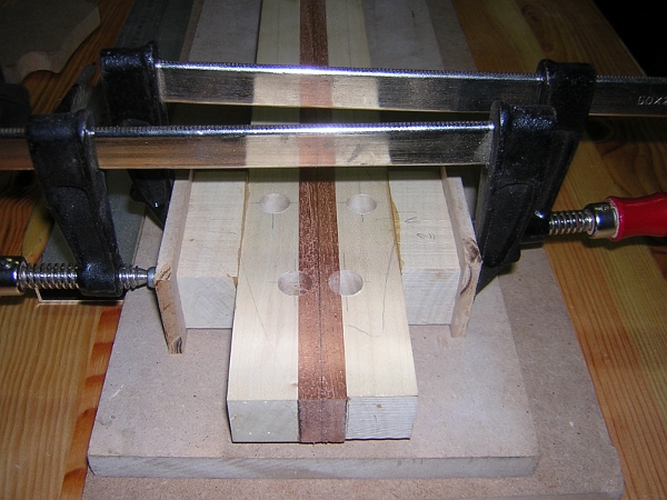 les trous de mécanique ont été percé.JPG